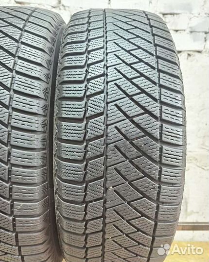 Continental ContiVikingContact 6 215/60 R17 99V