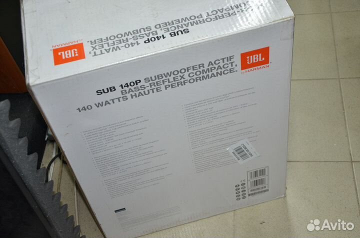 Сабвуфер активный JBL SUB140p\230 новый