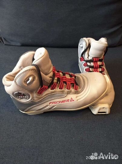 Лыжные ботинки Fischer SNS