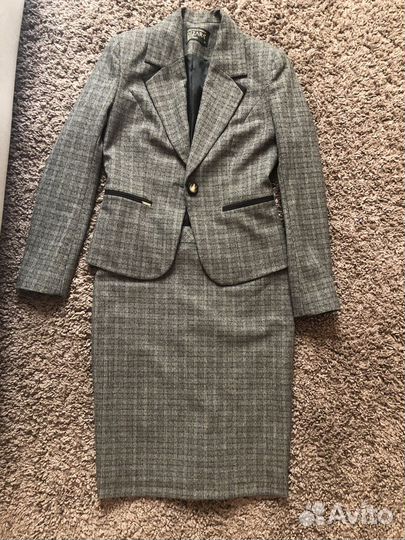 Женский деловой костюм