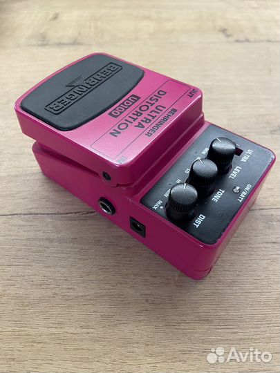 Behringer UD100 Гитарная педаль