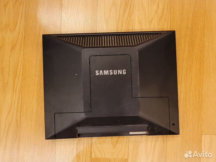 ЖК монитор 15