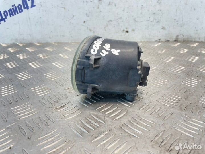 Фара противотуманная правая Toyota Corolla ZRE151L