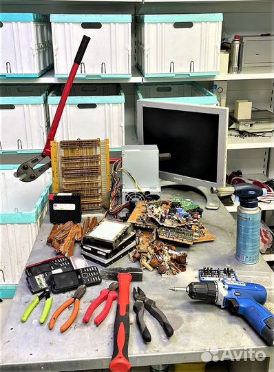 Разборщик электронного лома, Приемщик