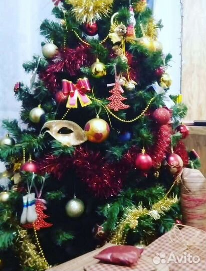 Елка искусственная 180 + коробка игрушек