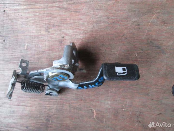 Ручка открывания бензобака Toyota Allex ZZE123