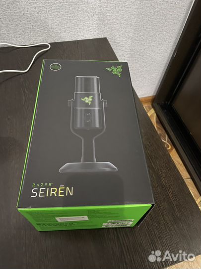 Микрафон Razer Seiren