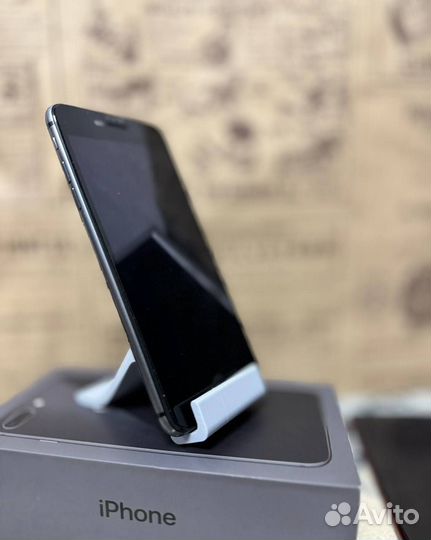 iPhone 8 Plus, 64 ГБ