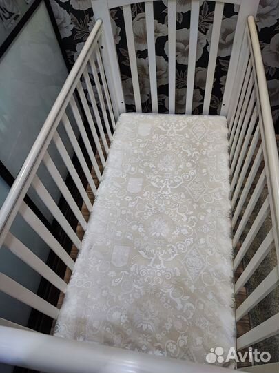 Кроватка для новорожденных