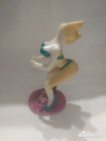 Кошка на свечку