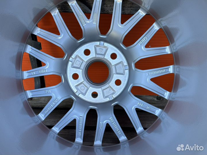 Оригинальный диск R18 от Audi A4 B9