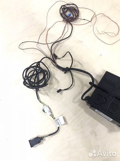 Блок Media-in с AUX и проводкой Passsat B7