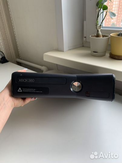 Xbox 360 s + kinect (250 gb)