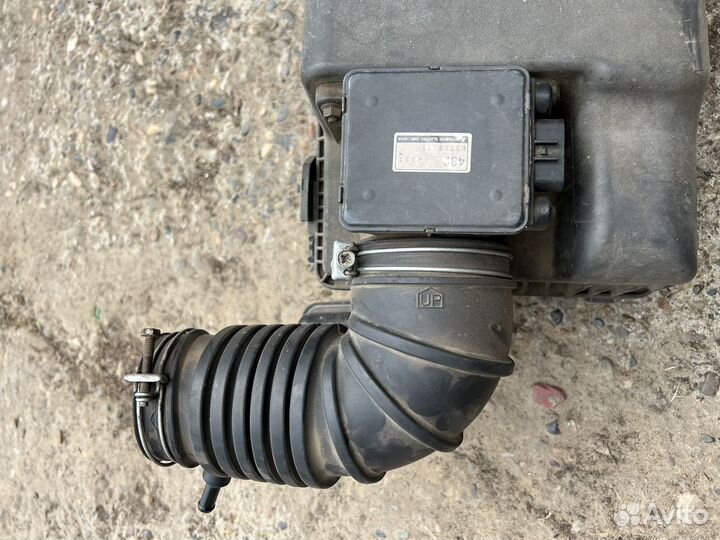 Корпус воздушного фильтра mitsubishi pajero3