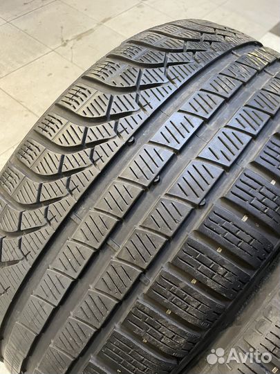 Pirelli P Zero Winter 245/35 R19