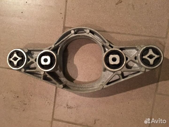 Кронштейн редуктора BMW F10 M5 F13 F12 F06 M6