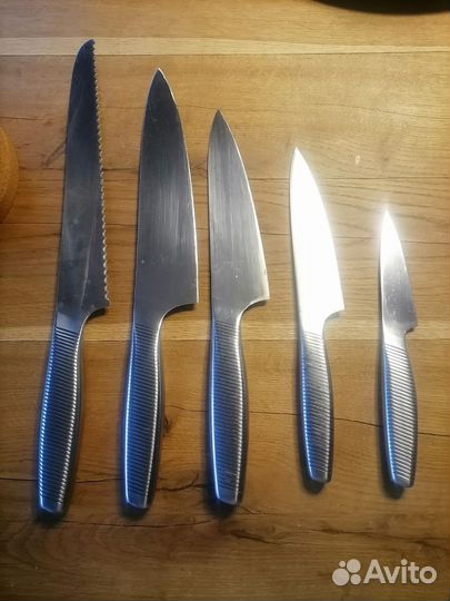 Набор кухонных ножей с подставкой