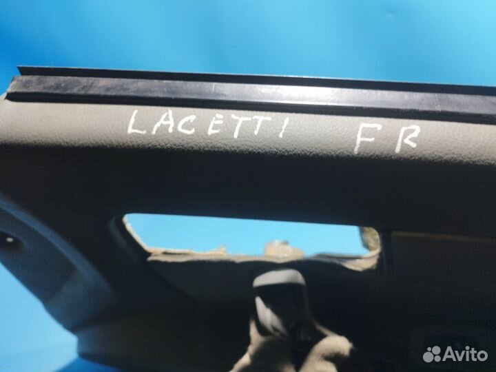 Обшивка двери передней правой Chevrolet Lacetti