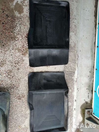 Автомобильные коврики резиновые