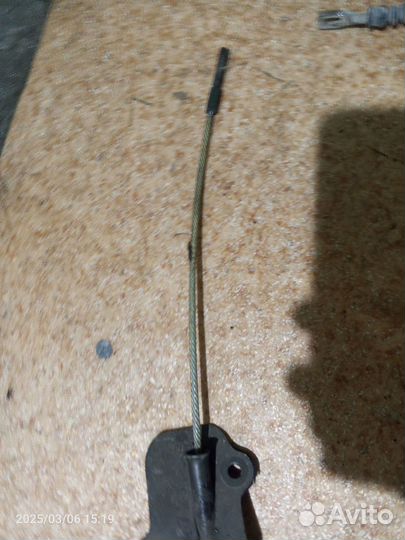 Трос стояночного тормоза Nissan Cefiro A32 VQ20