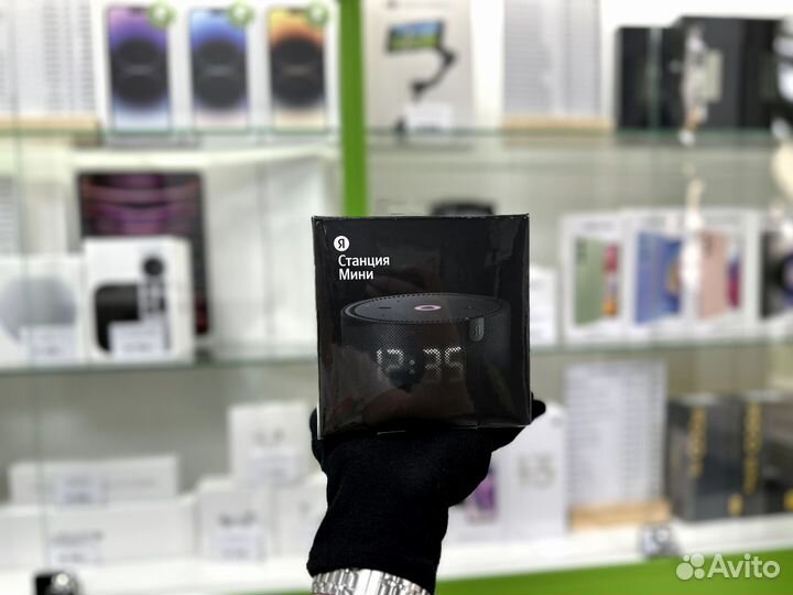 Умная колонка Яндекс Станция Мини c часами, Чёрный