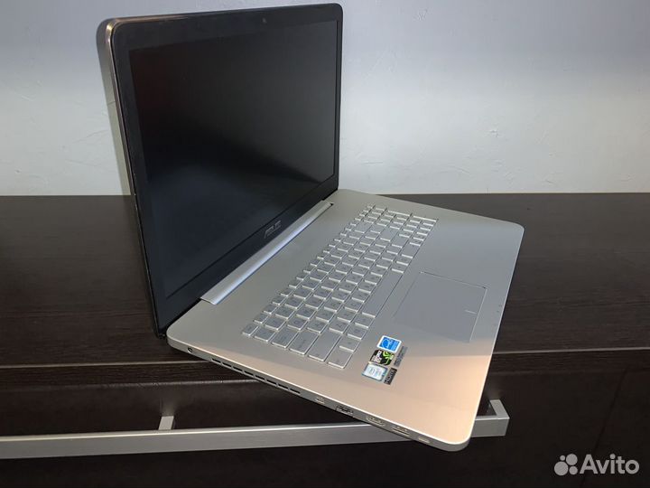Ноутбук asus (i7 6700/GTX 950M)