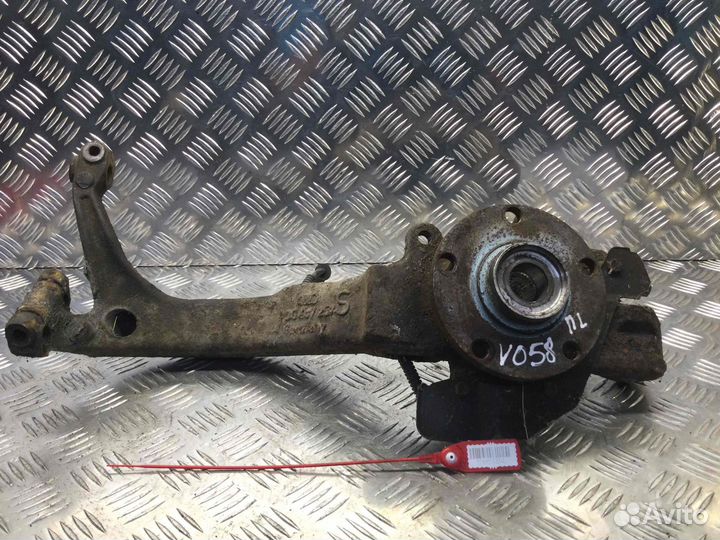 Кулак поворотный левый Audi A4 AFN