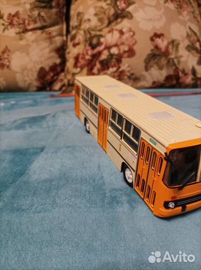 Автобус модель Ikarus 260 BVG
