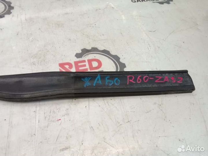 Уплотнитель капота Mini Countryman R60-ZA32