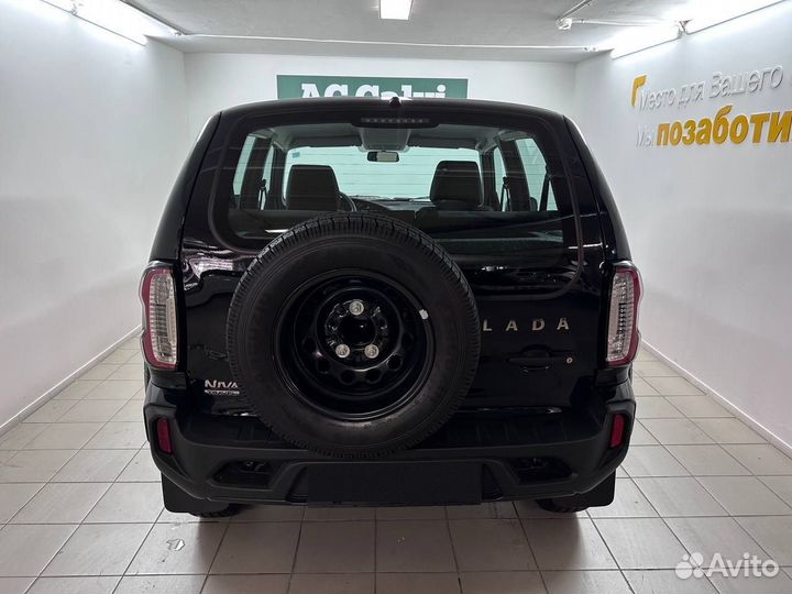 ВАЗ Niva Travel 1.7 МТ, 2022, 74 км