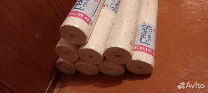 Обои, осталось 3 рулона