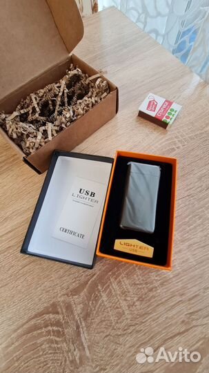 Электронная зажигалка в подарочной упаковке новая