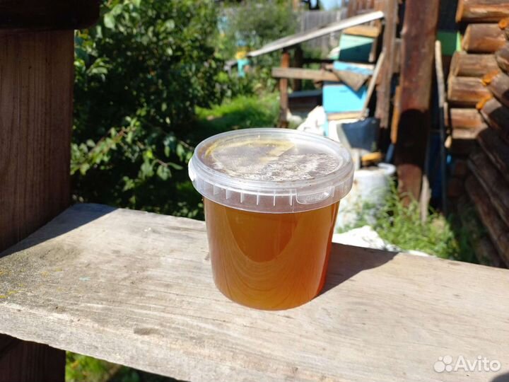 Мед свежий свой деревенский