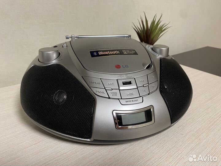 Магнитола бумбокс lg sb19st