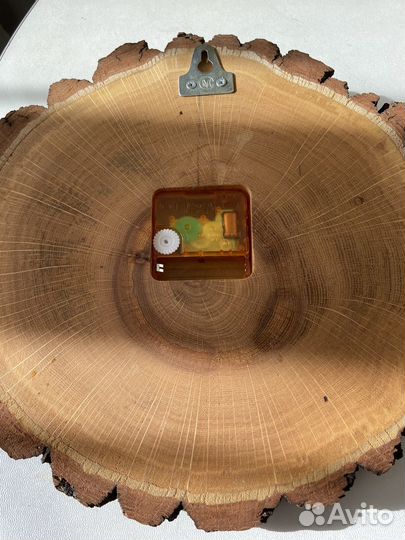 Часы из массива дерева дуб