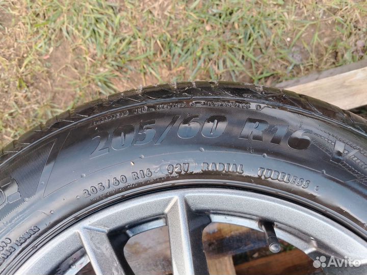 Литые диски r16 в сборе