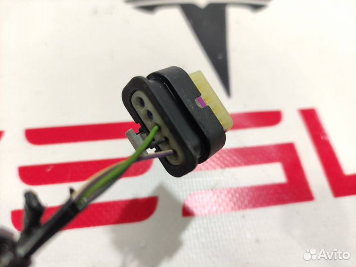 Разъем (фишка) проводки Tesla Model X 2018