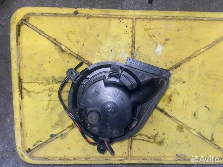 Мотор печки Mercedes Vito W638 OM 611 2001