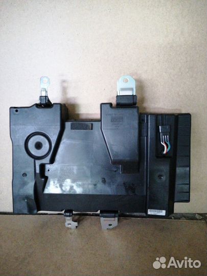 Сабвуфер Land Rover Range Rover Evoque Si4