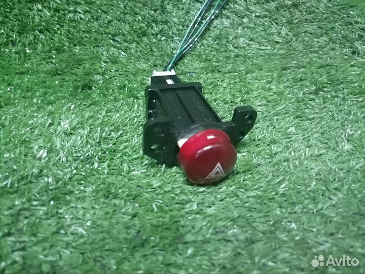 Кнопка аварийной сигнализации MR480871 Mitsubishi