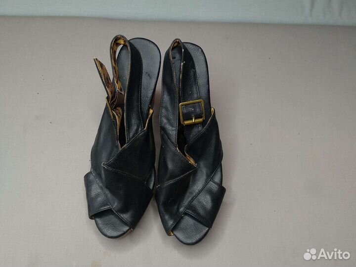 Босоножки черные на танкетке платформе 39 размер