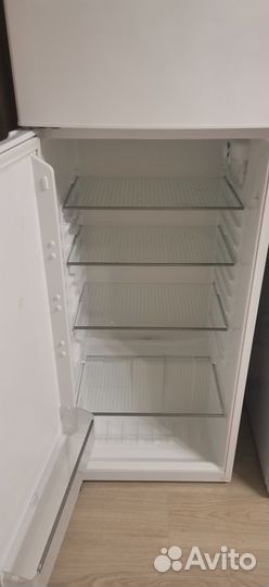 Холодильник бу Vestel