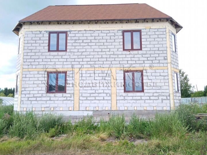 Дом 271,1 м² на участке 37,5 сот.