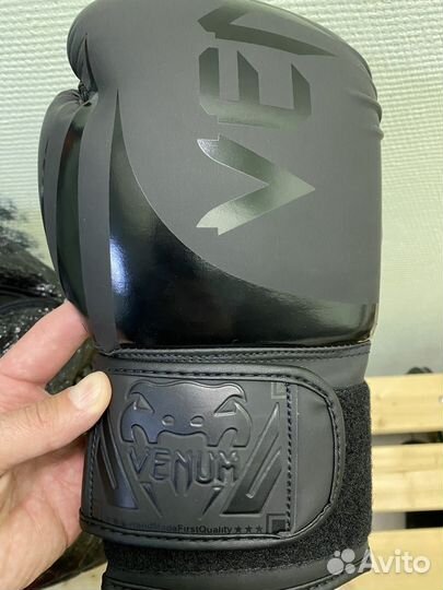 Боксерские перчаики Venum 12 oz оригинальные