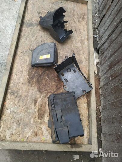 Корпус акб блока предохранителей Citroen Peugeot