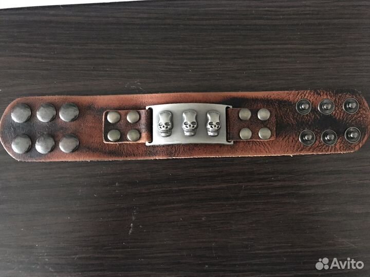 Кожаный браслет