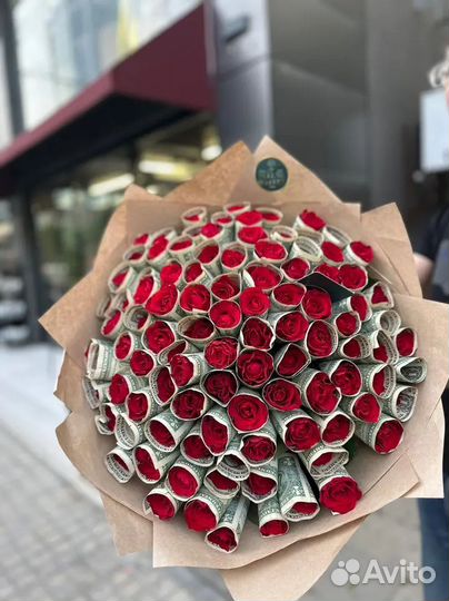 Букет из роза и денег