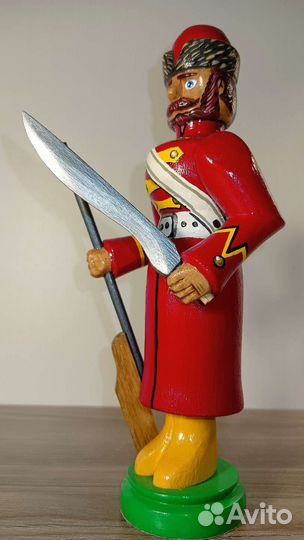 Статуэтка деревянная №15