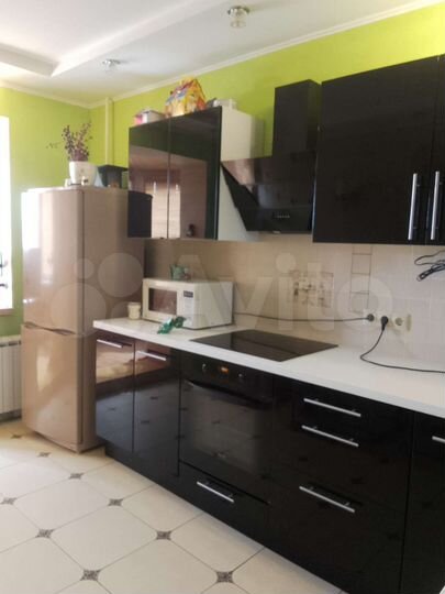2-к. квартира, 60 м², 8/17 эт.