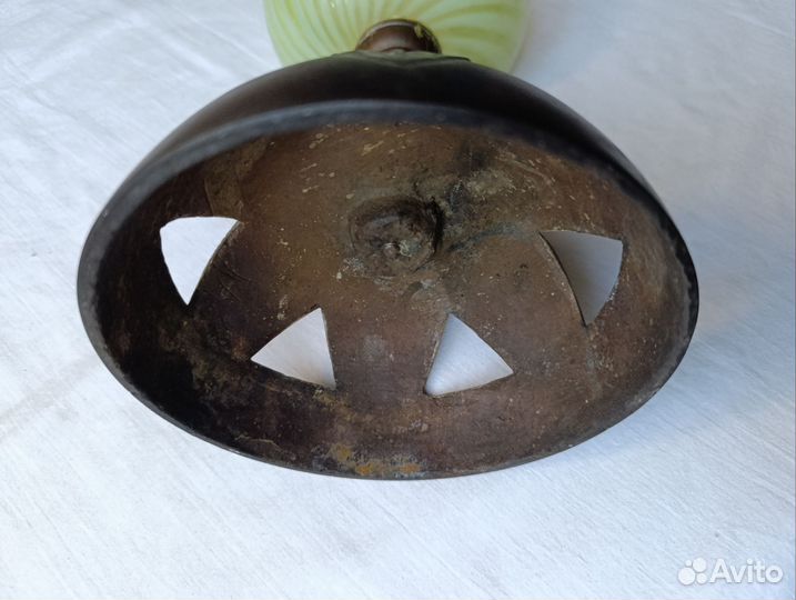 Старинное основание масляной лампы